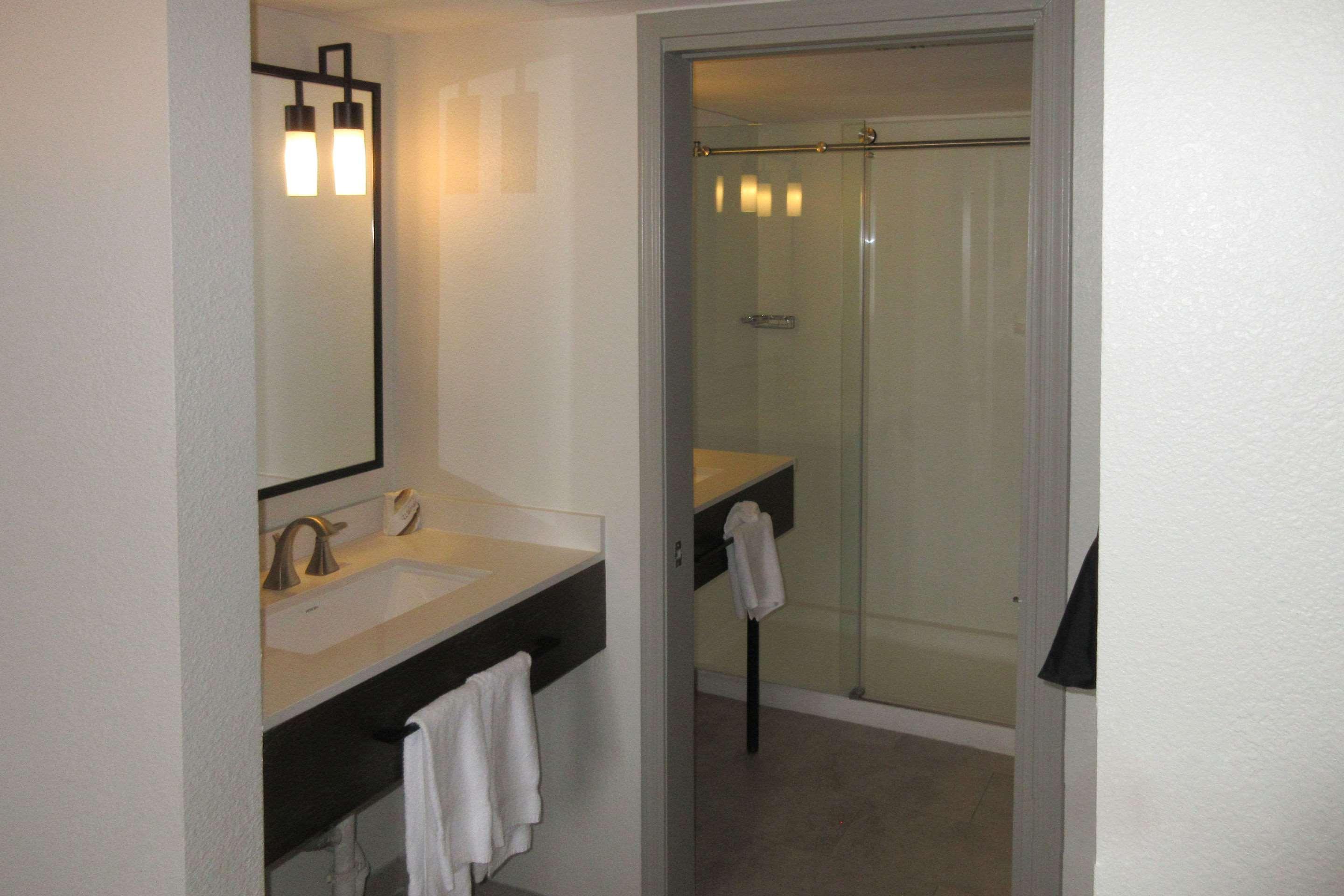 Windmill Suites Surprise - Phoenix, Ascend Hotel Collection Exteriör bild