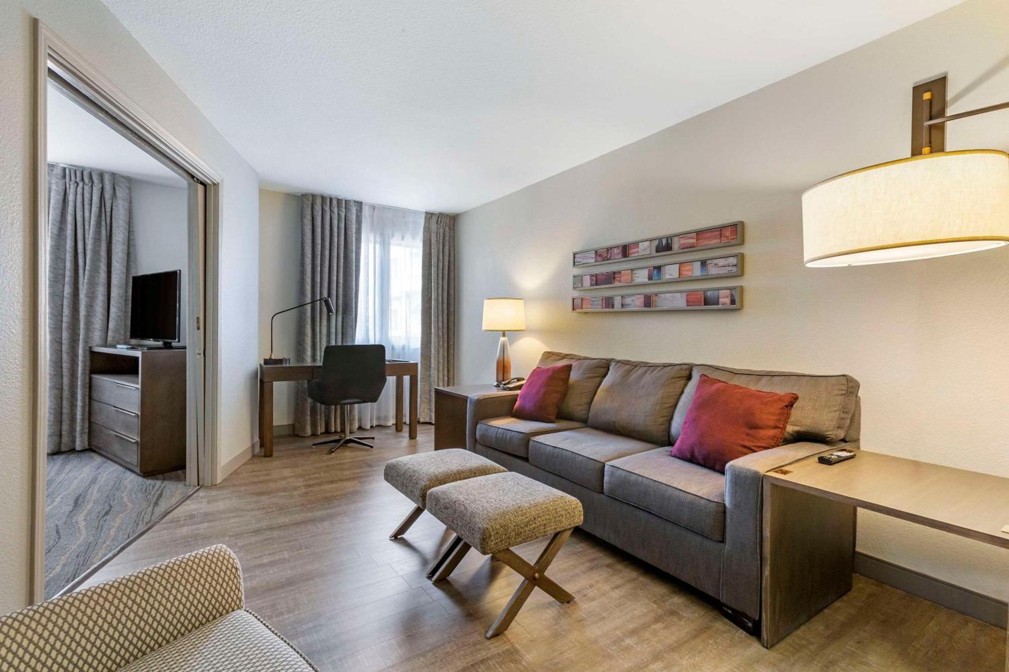 Windmill Suites Surprise - Phoenix, Ascend Hotel Collection Exteriör bild