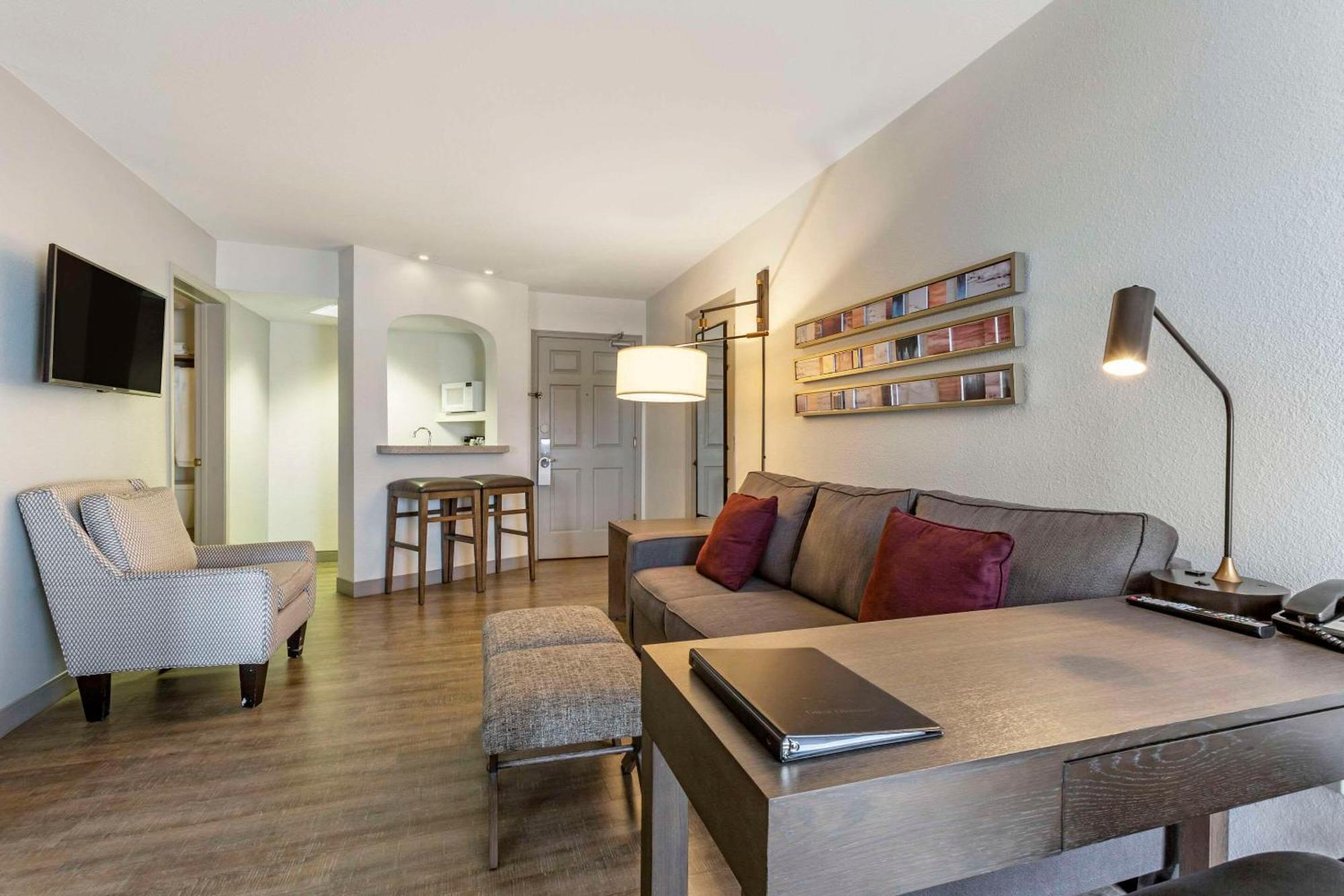 Windmill Suites Surprise - Phoenix, Ascend Hotel Collection Exteriör bild